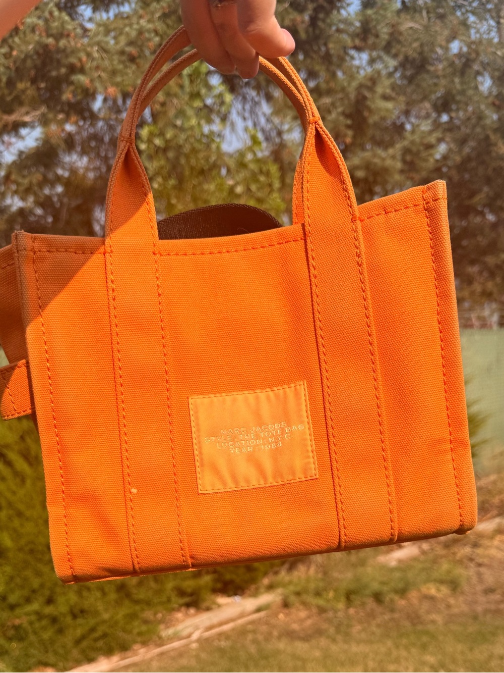 Marc Jacobs The Tote Bag in Orange Small - Picture 2 of 4